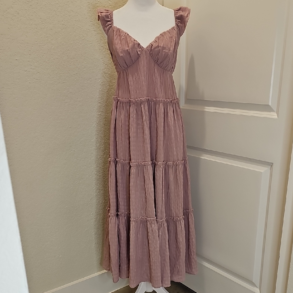 Le Lis Collection Blush Pink Flutter Sleeve Tiered Midi Dress Sz M